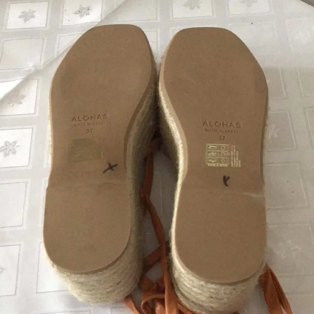 Anthropologie x Alohas Paw Paw Sprits Platform  Sandals size 37